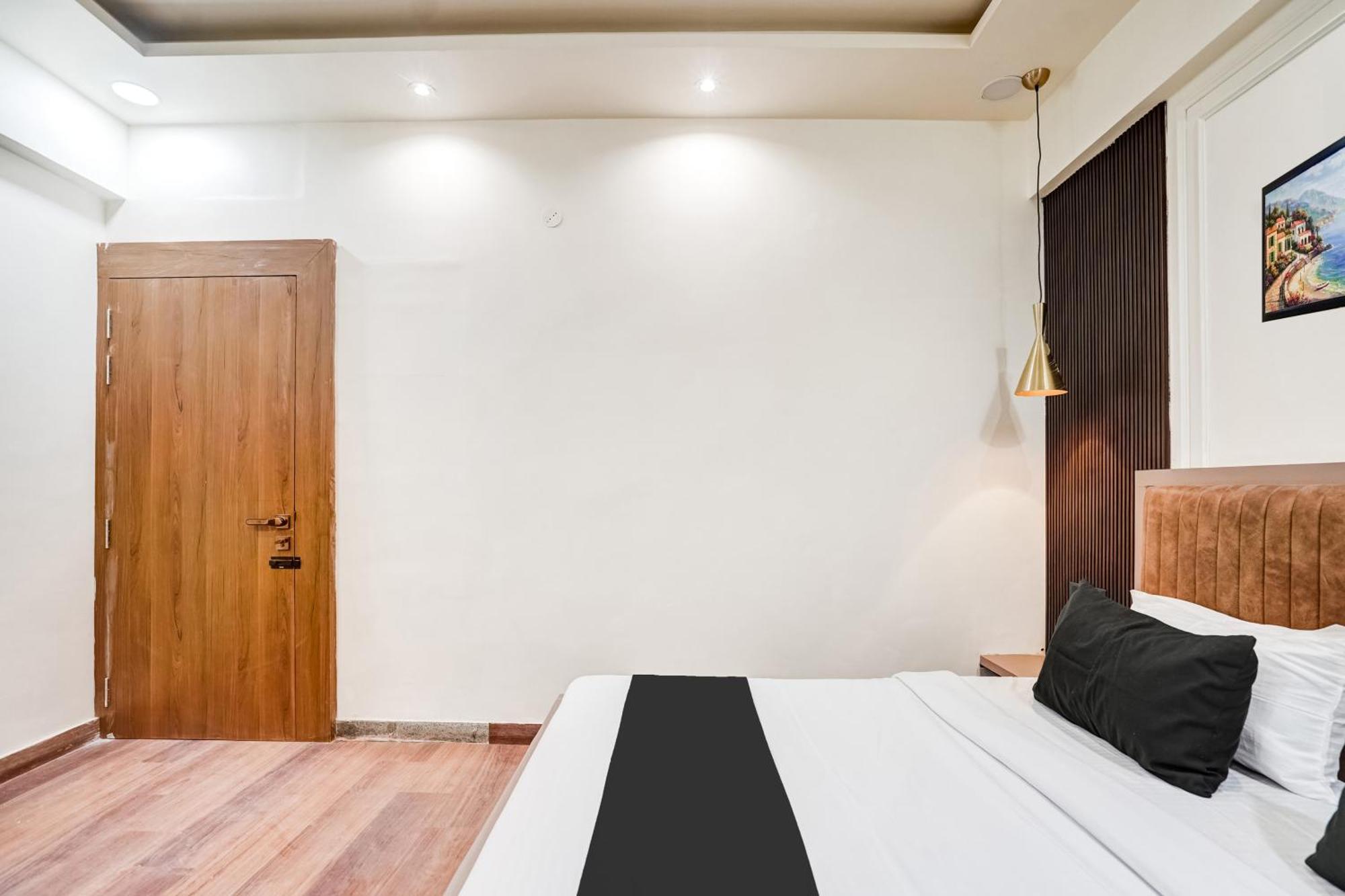 Hotel Super Collection O Ratan Lal Nagar Kanpur Esterno foto
